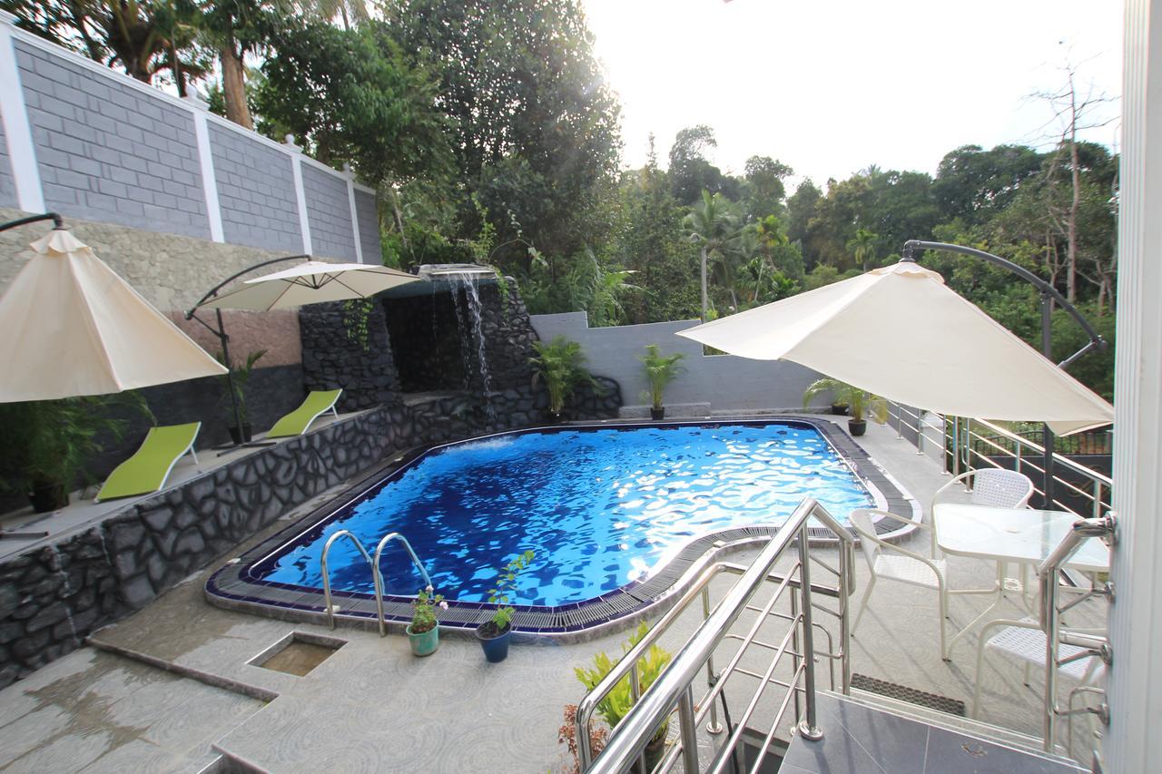 อยานา บูทิก โฮเต็ล Hotel แคนดี้ ภายนอก รูปภาพ